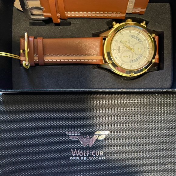 Wolf Club Watch - Picture 3 of 4